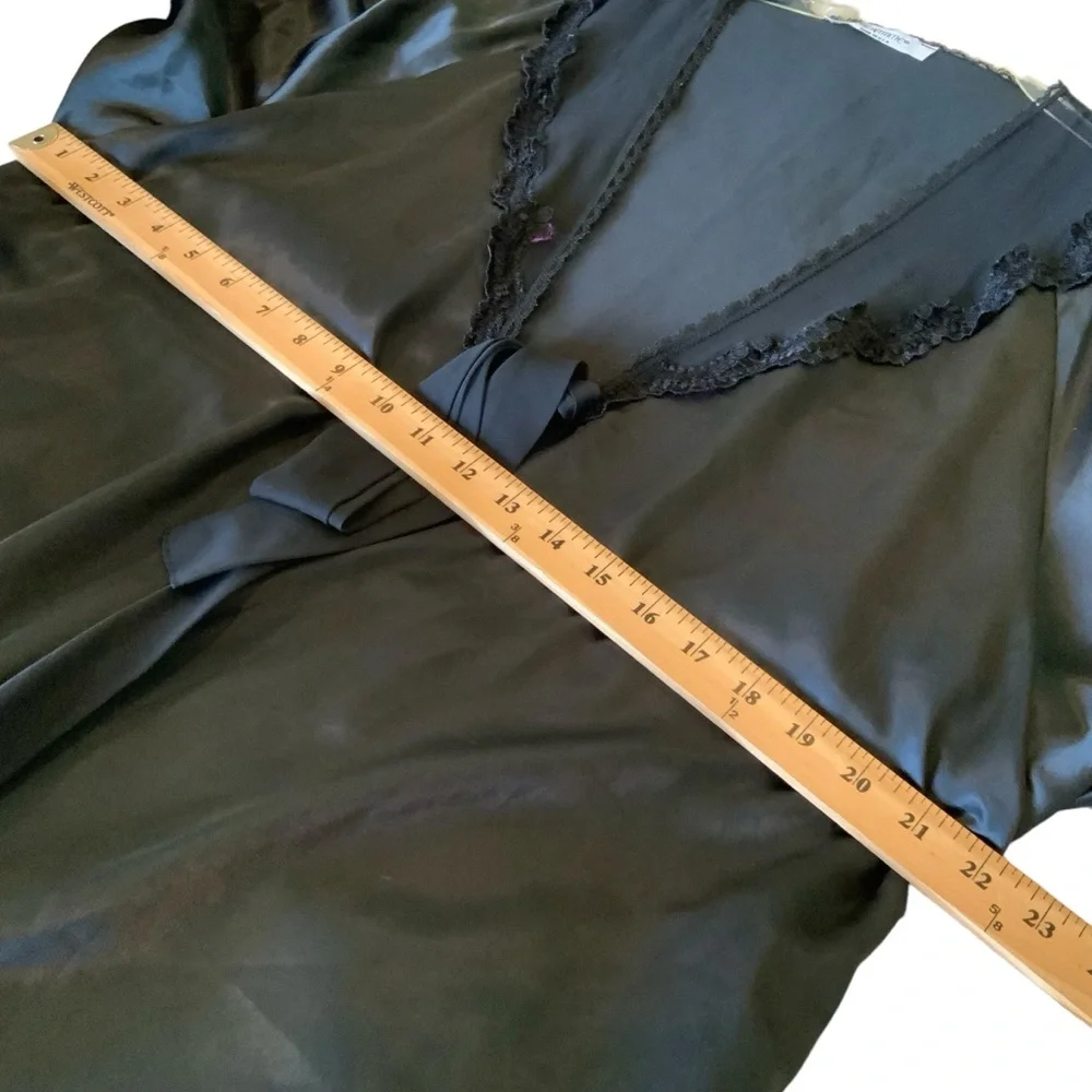 Dreamtime Short Black Robe Bow Tie Closure Lace Trim Silky Size Medium